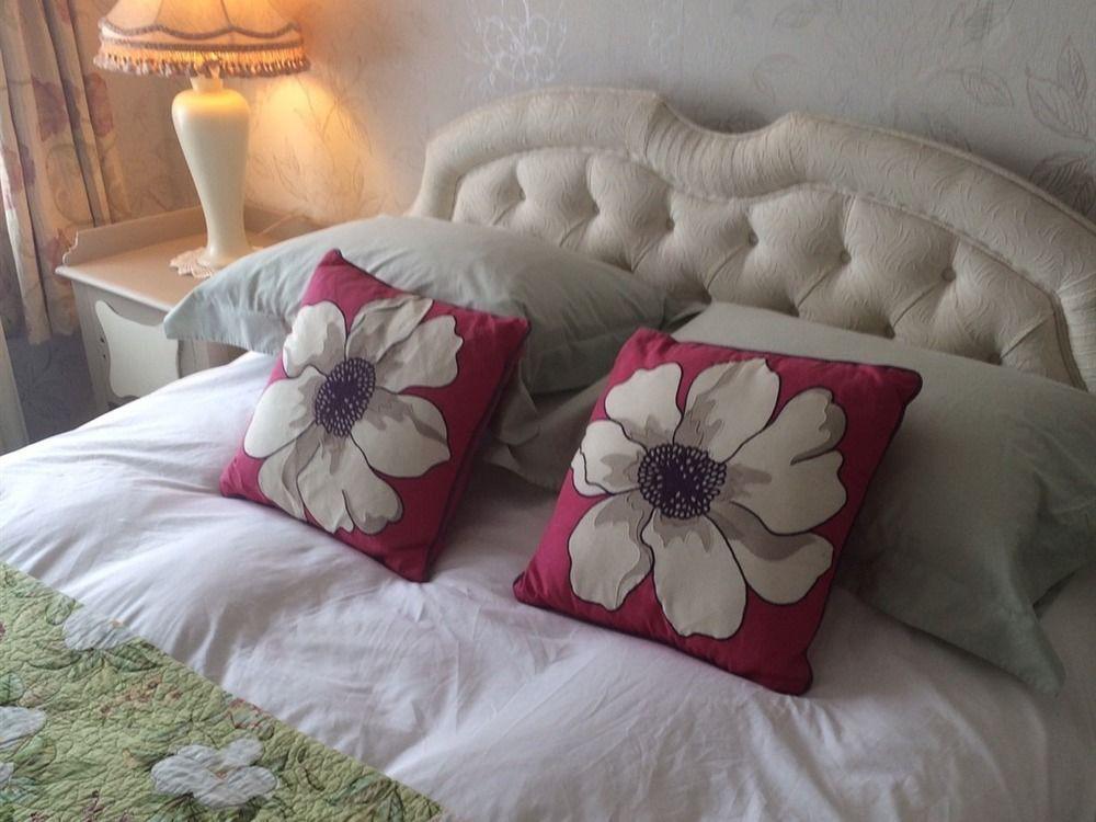 Dove Tree House Hotel วิทบี ภายนอก รูปภาพ