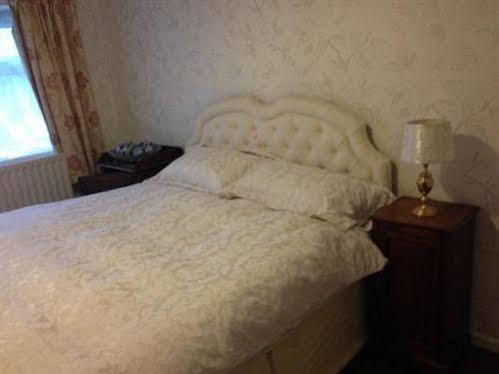 Dove Tree House Hotel วิทบี ภายนอก รูปภาพ
